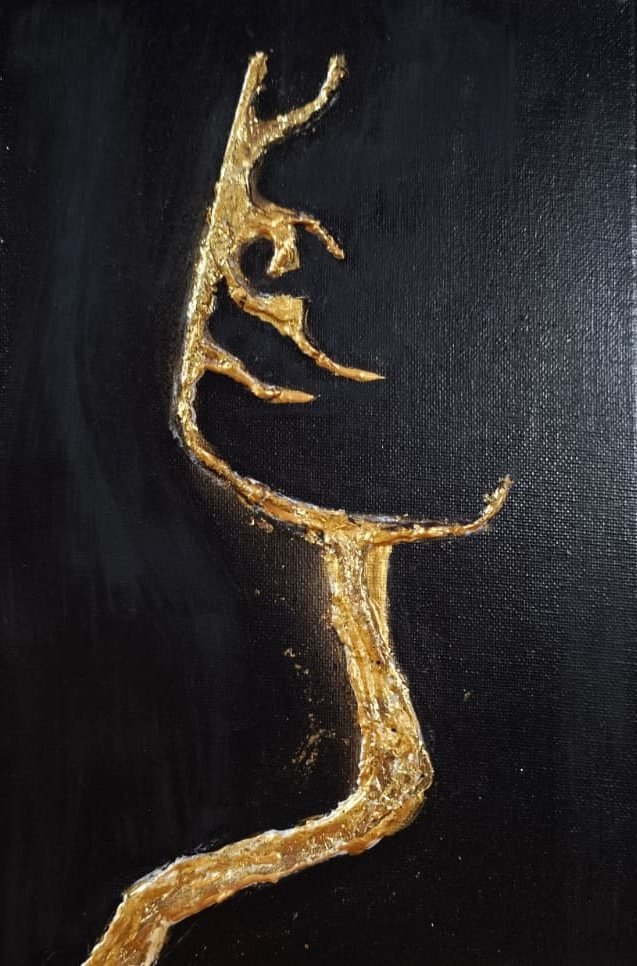 Schwarze Leinwand mit einer schlanken, erhabenen Linienfigur in Gold, die sich nach oben verzweigt